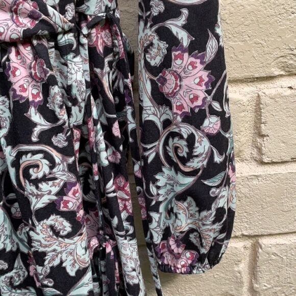 Take 50% OFF- Xhilaration FloralMini Dress Deep V-Neck, Elastic Waist, Size-M - Picture 3 of 4